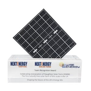 Solar Panel-Themed Crystal Commemorative